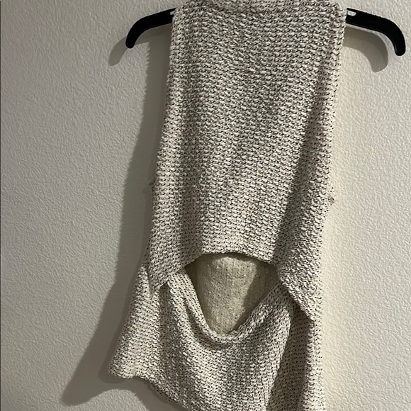 DREW Cream Sleeveless Cowl Neck Top - Picture 5 of 5